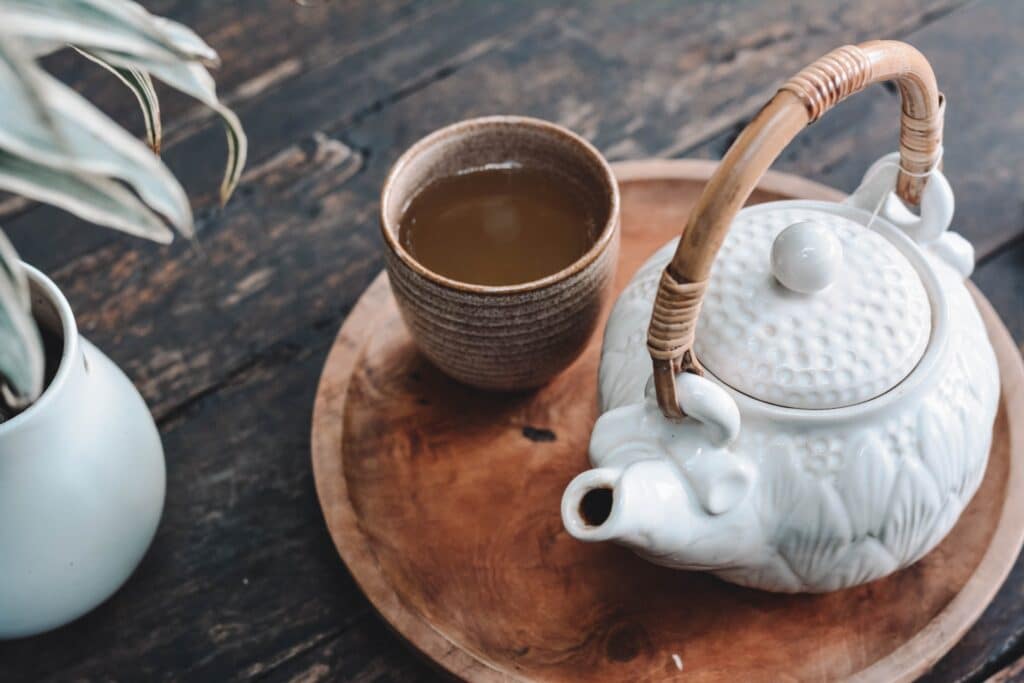 What Does Oolong Milk Tea Taste Like?