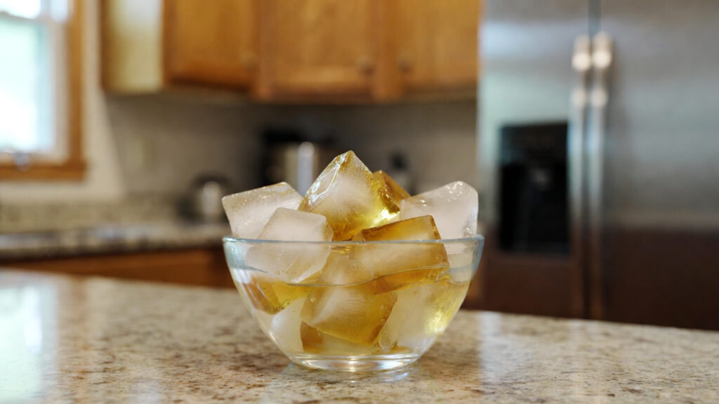 Ginger Tea Ice Cubes 🫚 Creative Ways To Flavor Cold Drinks Year-Round ...